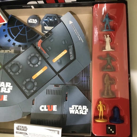 Star Wars Clue Boardgame with 3D Death Star - Picture 4 of 7